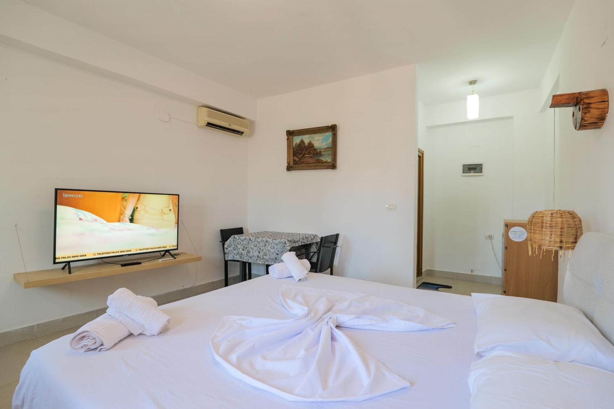 Garden Villa Lake Side & Glamping 卡萨米尔 外观 照片
