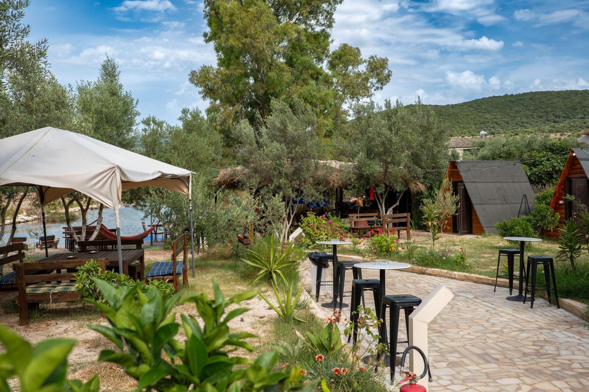 Garden Villa Lake Side & Glamping 卡萨米尔 外观 照片