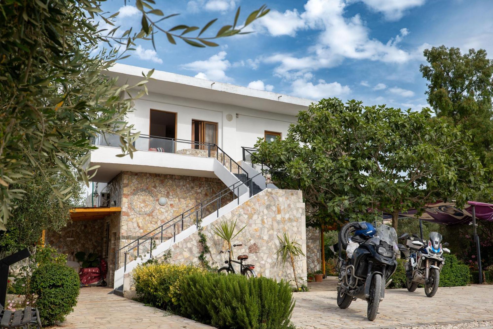 Garden Villa Lake Side & Glamping 卡萨米尔 外观 照片