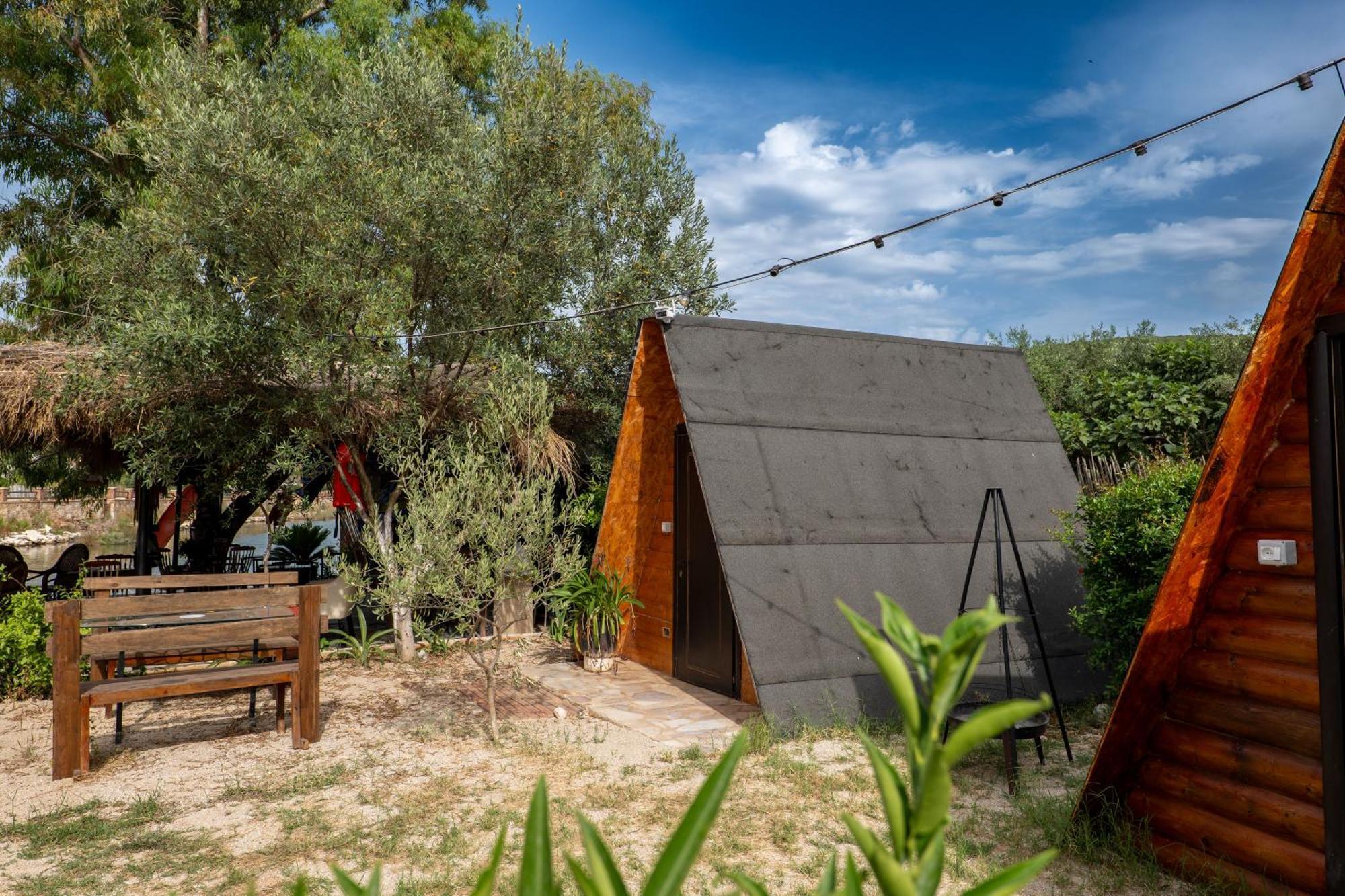 Garden Villa Lake Side & Glamping 卡萨米尔 外观 照片