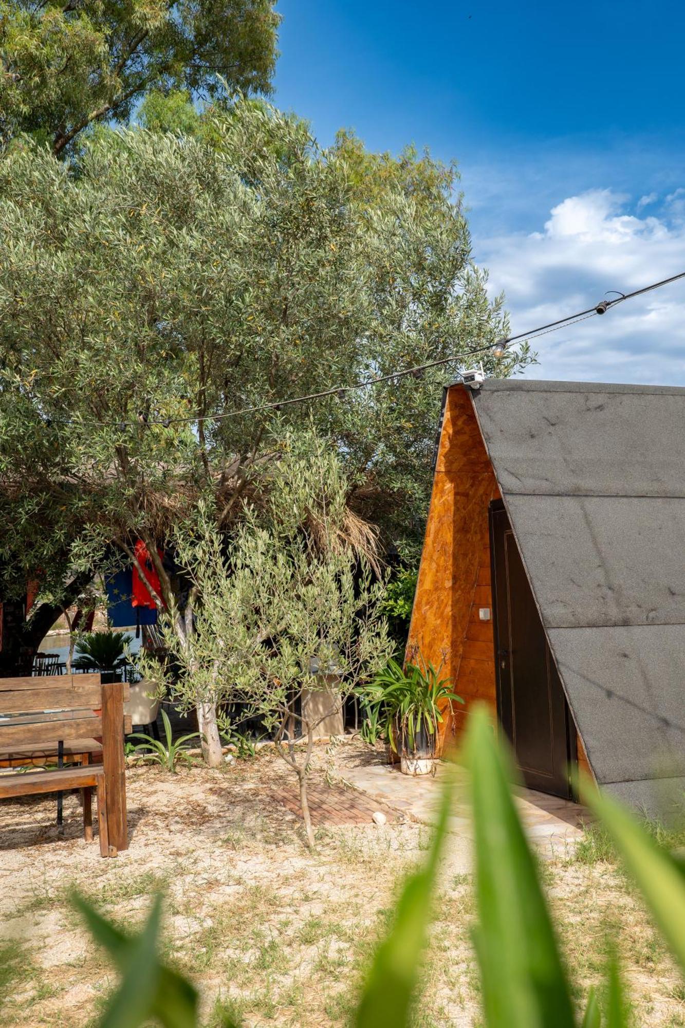 Garden Villa Lake Side & Glamping 卡萨米尔 外观 照片
