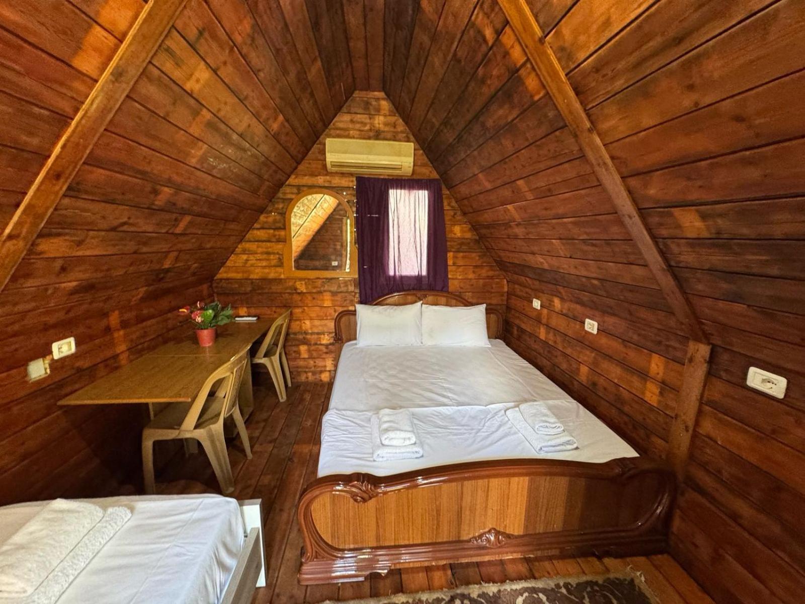 Garden Villa Lake Side & Glamping 卡萨米尔 外观 照片