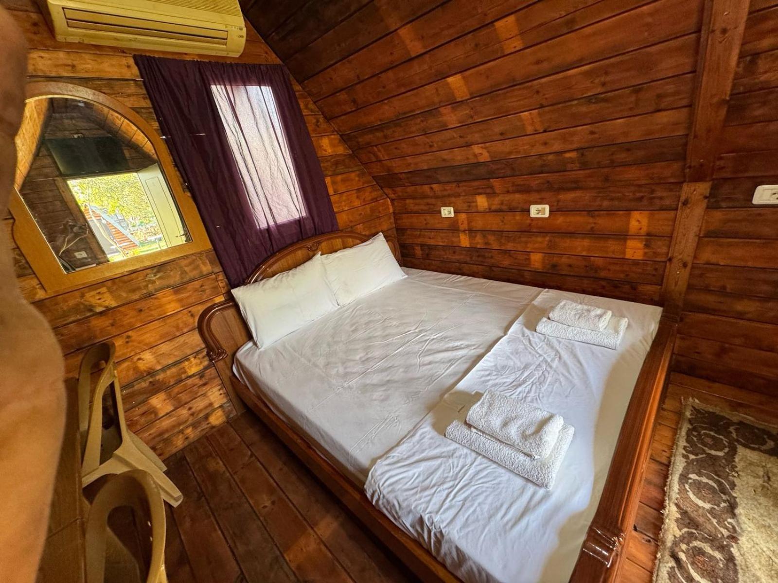 Garden Villa Lake Side & Glamping 卡萨米尔 外观 照片